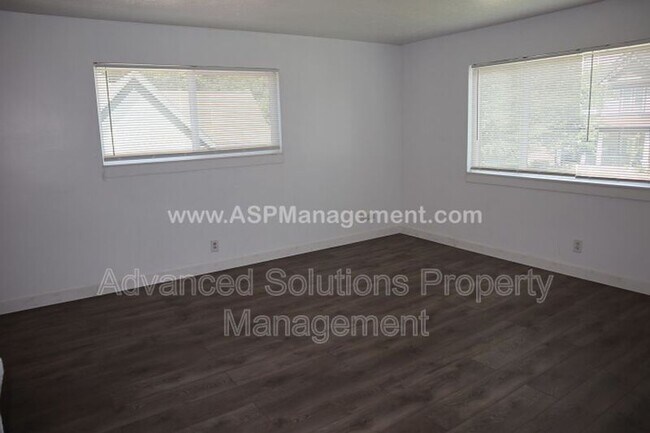 Foto del edificio - 370 E Sherman Ave
