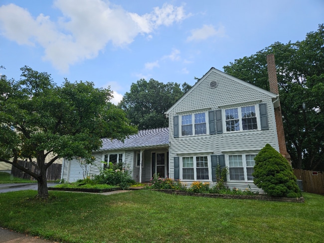 Building Photo - 310 Silver Ridge Dr