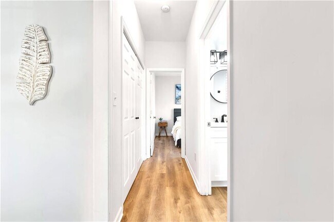 Foto del edificio - 56 Holly Rd NW