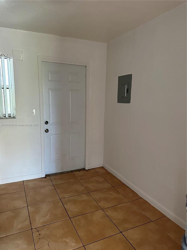 Building Photo - 1851 Ali Baba Ave
