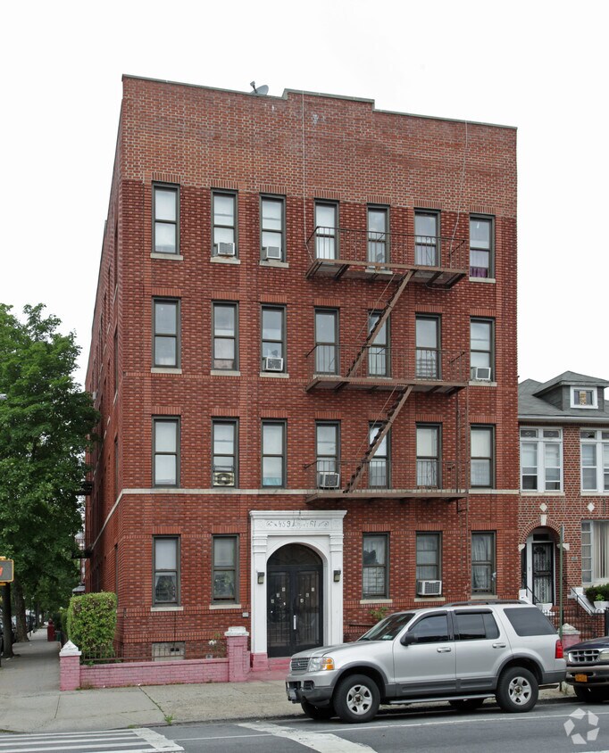 Foto del edificio - 459-461 Linden Blvd