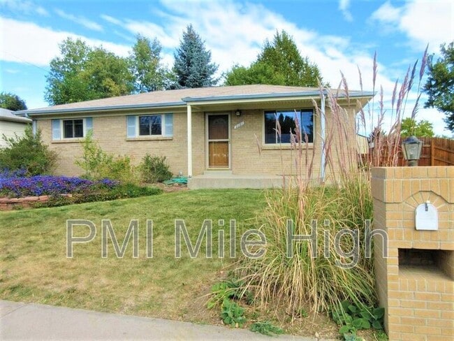 Building Photo - 2181 Phillips Dr