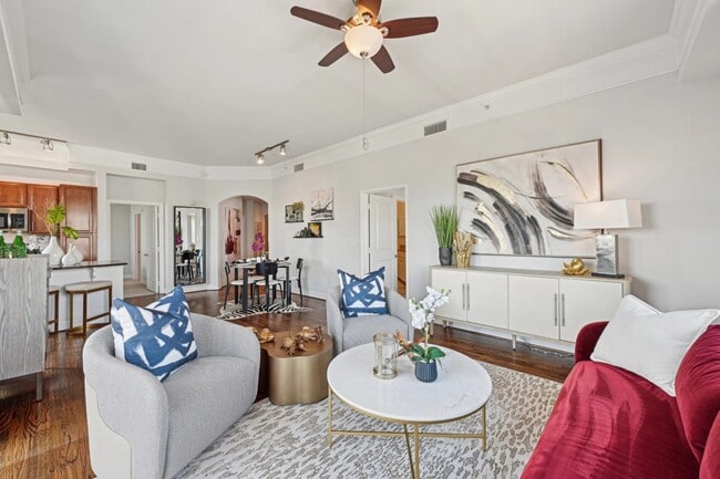 Photo - City Living with a Touch of Luxury! Apartment