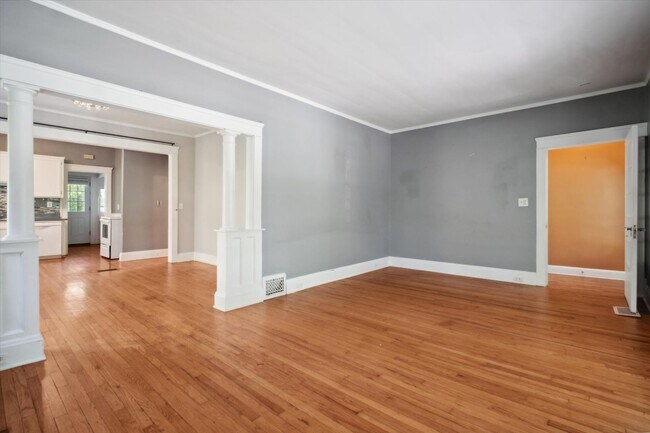 Foto del edificio - 1507 Crest Rd