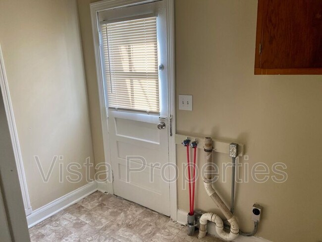 Building Photo - 4802 Ranchland Dr