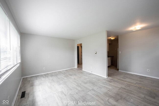 Foto del edificio - 5820 Grandview Dr