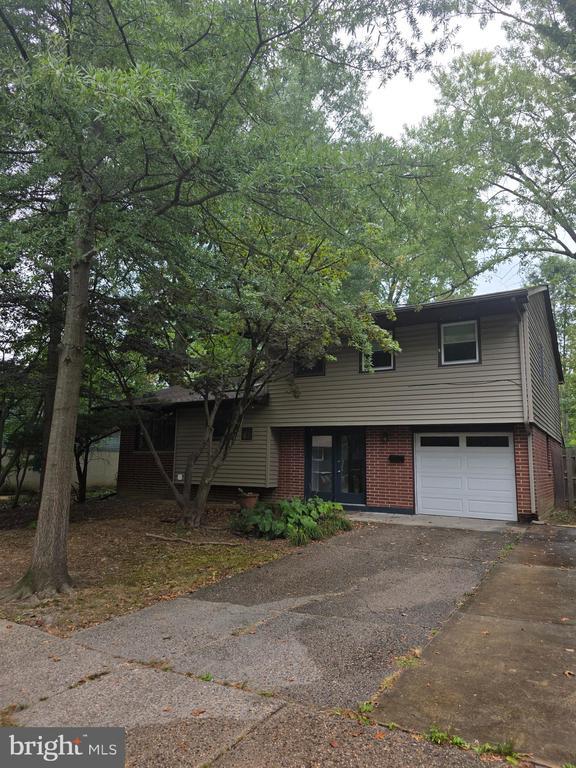 Building Photo - 305 Radcliffe Dr