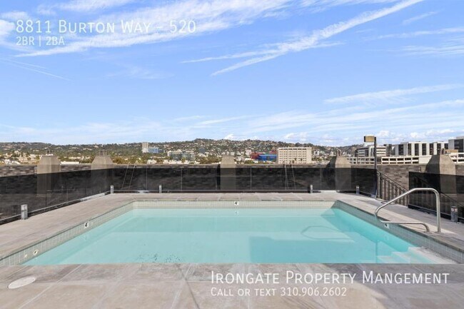 Foto del edificio - 8811 Burton Way