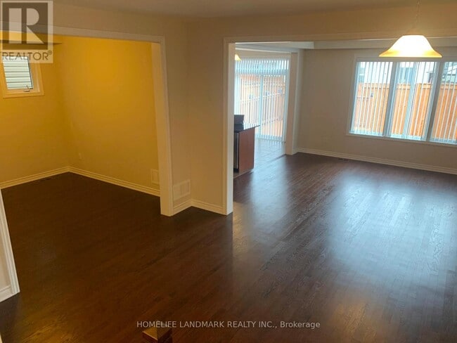 Building Photo - 753 Rosehill Ave