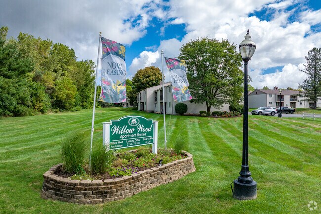 Entrada - Willow Wood Apartment Homes