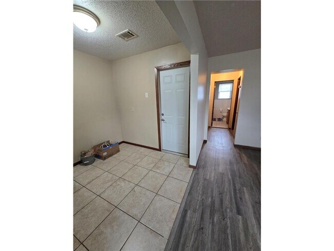 Foto del edificio - 5116 Edgewood Ave N