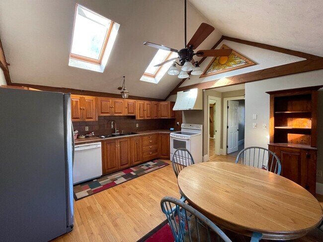 Foto del edificio - 89 Ledge Farm Rd