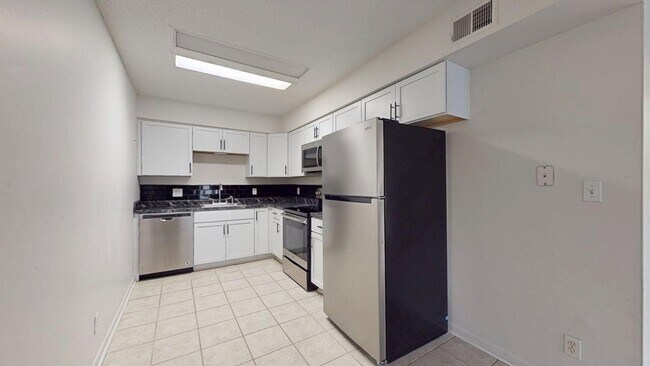 Foto del edificio - Niiiice Condo in Ankeny