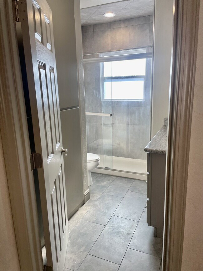 Foto del edificio - "Casitas": Stylish 1-Bedroom with Granite Elegance in Downtown Fresno!"