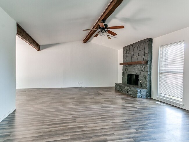 Foto del edificio - Beautiful 4 bedroom in South Tulsa and Union School District