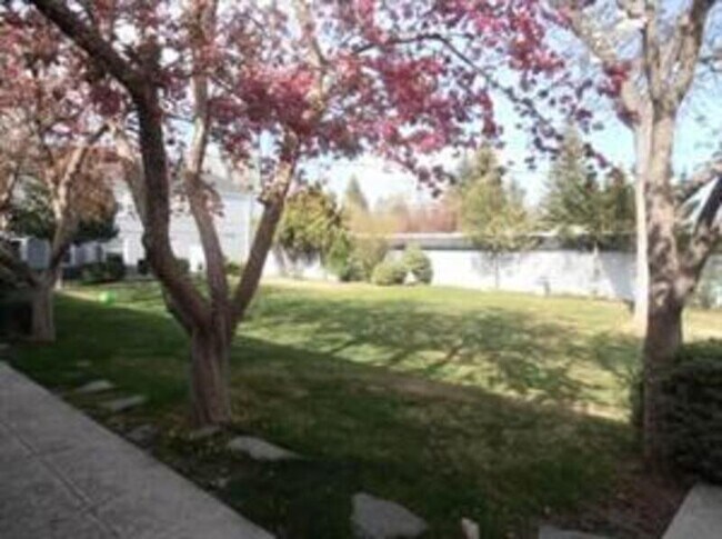 Building Photo - 3557 Hynds Blvd