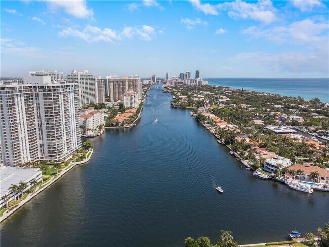 Foto del edificio - 19707 Turnberry Way