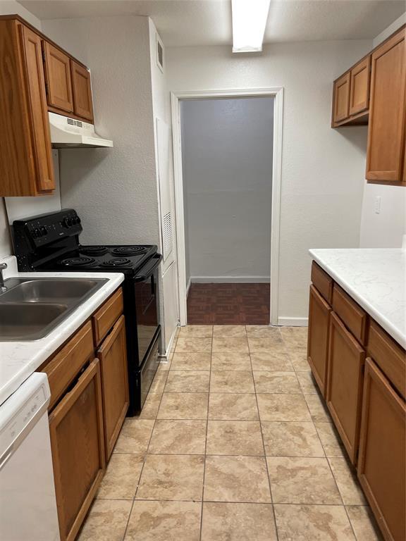 8287 Creekbend Dr, Houston, TX 77071 Condo for Rent in Houston, TX