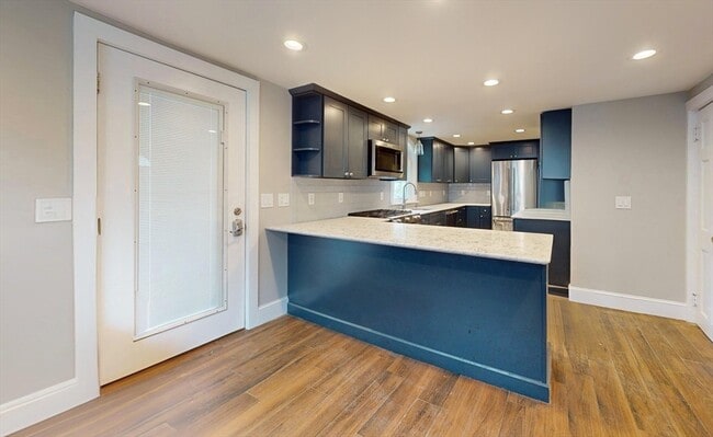 Foto del edificio - 55 Brentwood St