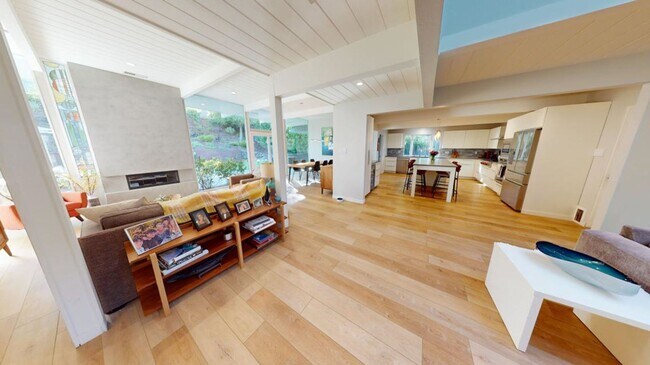 Building Photo - Fully Updated Unique Eichler in Terra Lind...