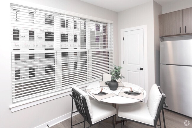 2BR, 2BA - 1177 SF - Federal Hill