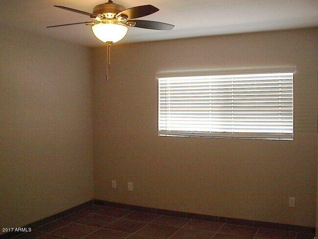 Foto del edificio - 7430 E Chaparral Rd