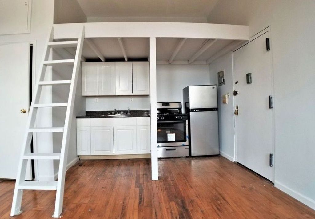 Foto principal - 1670 Gates Ave