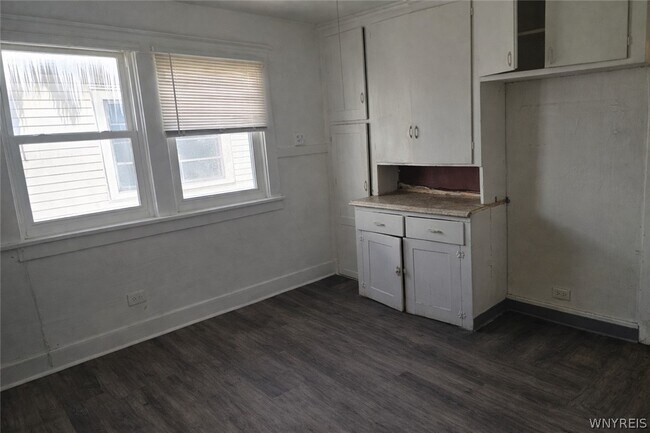 Foto del edificio - 196 Englewood Ave