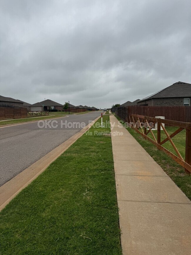 Foto del edificio - 9904 Jackrabbit Rd