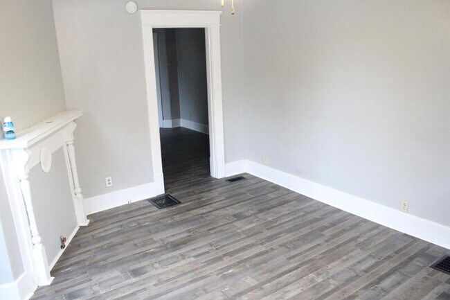 Foto del edificio - 142 N Lancaster St