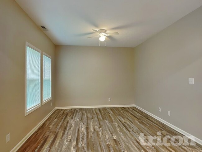 Foto del edificio - 1096 Tomahawk Pl