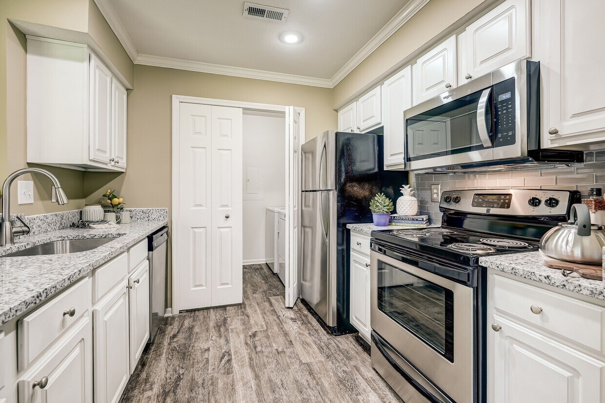 The Woods at Polaris Parkway Apartment Homes Apartments 865 Glenmore