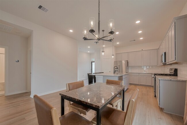 Foto del edificio - 16331 Verbena Glen Dr