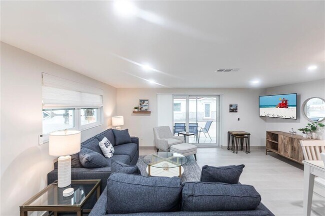 Building Photo - 6154 Midnight Pass Rd