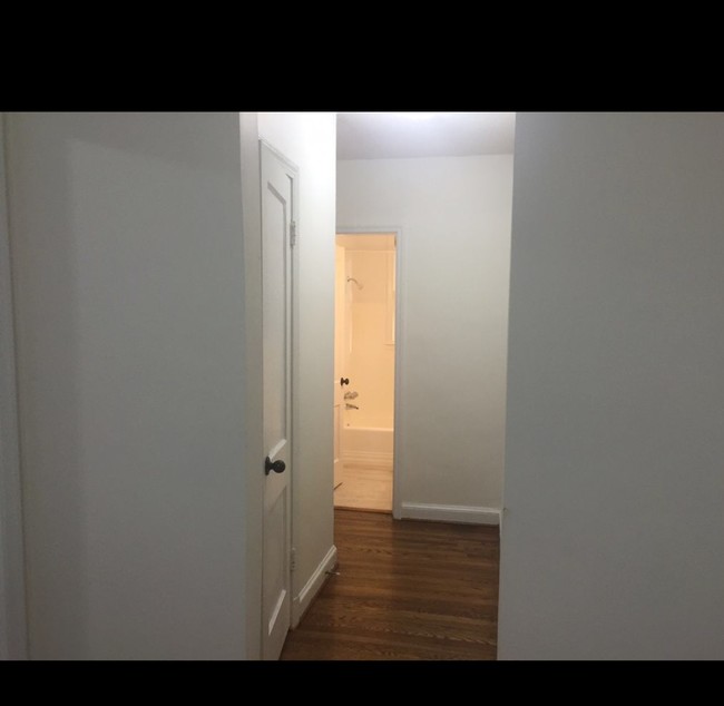 Foto del edificio - 4703 Ravenswood Rd