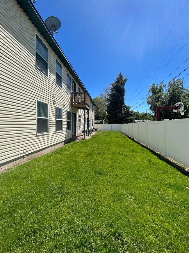 Foto del edificio - 465 Taft Ave