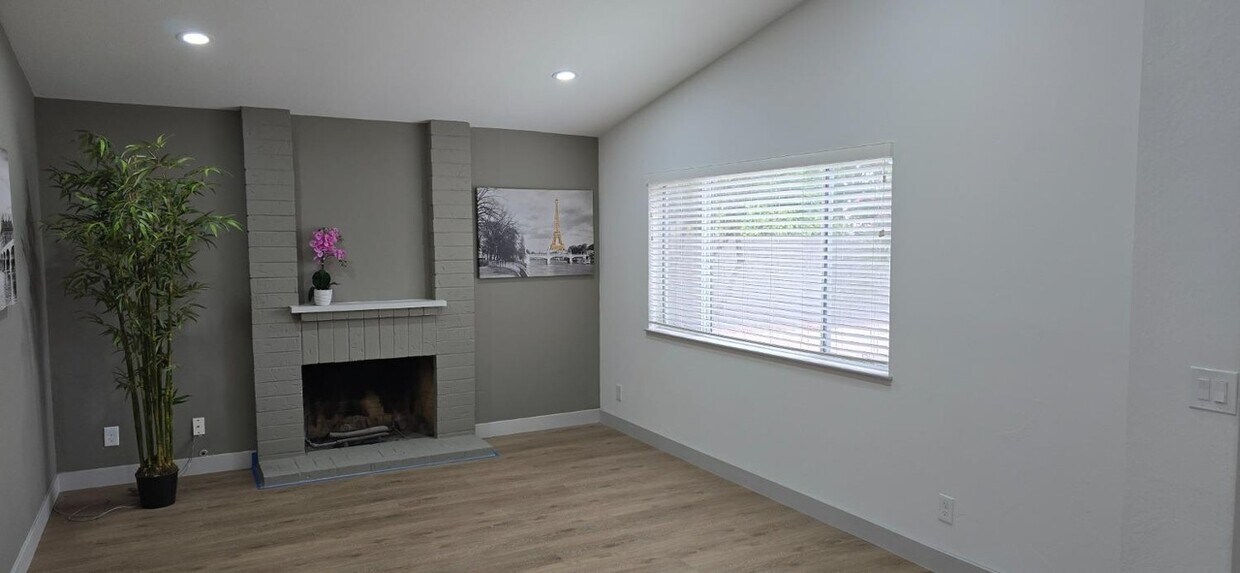 Foto principal - 6852 Westchester Way