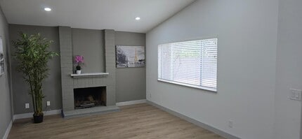 Building Photo - 6852 Westchester Way