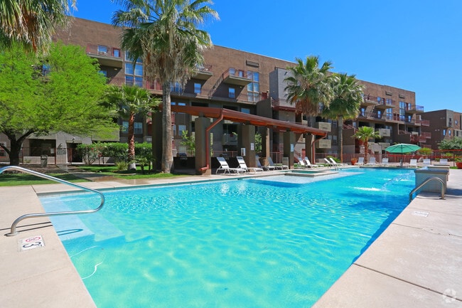 The Seasons - The Seasons Apartments