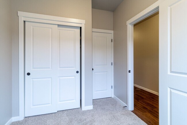Foto del edificio - Beautiful 4 Bed 3 Townhome with 1 Car Gara...