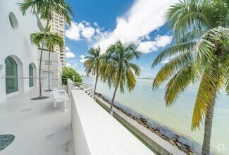 Building Photo - 800 Claughton Island Dr