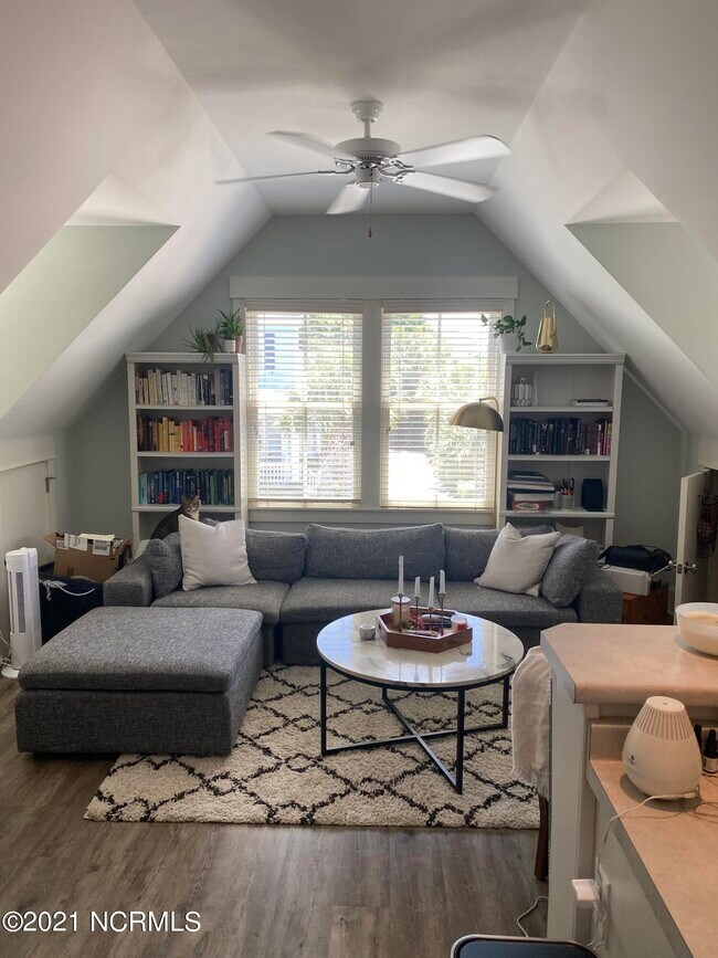 Building Photo - 6523 Brevard Dr