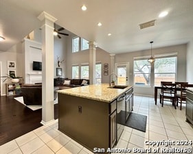 Foto del edificio - 1326 Delmont Ct