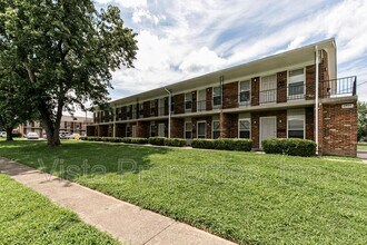 Building Photo - 4800 Saddlebrook Ln
