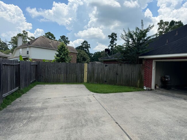Building Photo - 16602 N Quadrant Ct