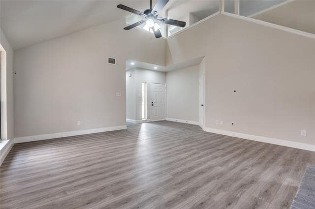 Building Photo - 829 Foxridge Dr