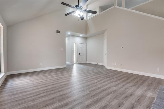 Foto del edificio - 829 Foxridge Dr