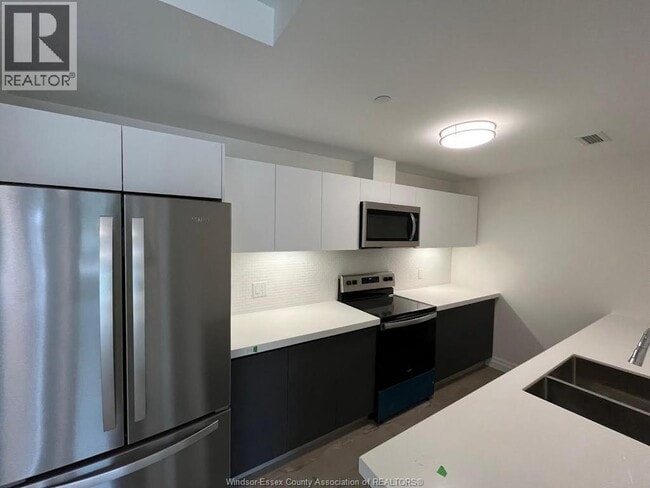 Photo du bâtiment - 3320 Stella Crescent