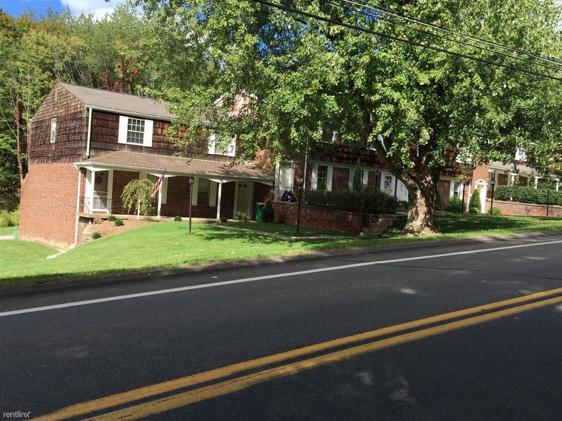 Foto principal - 17033 Burchfield Rd