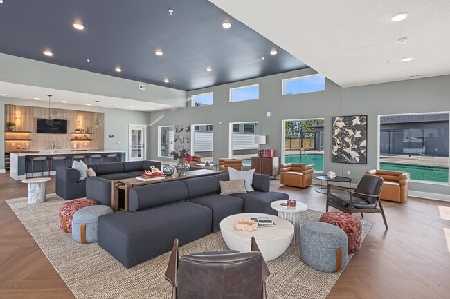 Building Photo - Callaway at Holland Pointe